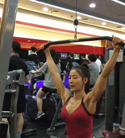 丰腴励志健身女神：被嘲讽女汉子，健身后身材均匀紧致