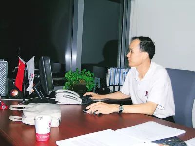 最年轻的篮球球星_年轻的篮球队名_历史上最年轻的篮球队