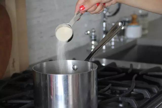 简单大方的水果拼盘教学视频_水果拼盘教程_水果拼盘生活小技巧