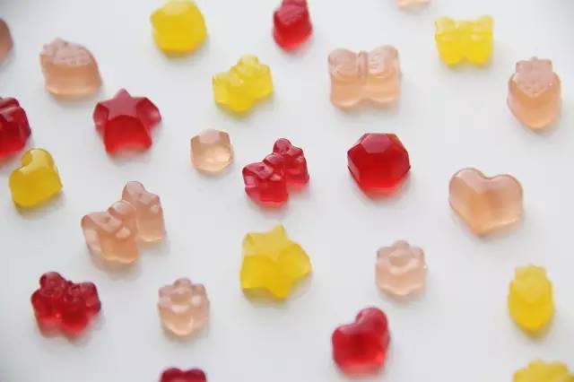 简单大方的水果拼盘教学视频_水果拼盘教程_水果拼盘生活小技巧